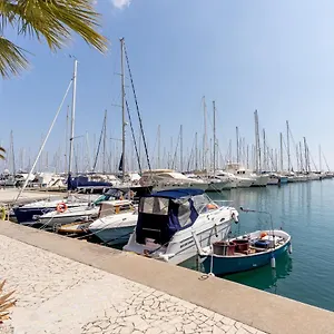 https://aregai-marina-exclusive-seaside-apartments.hotelitalianriviera.com
